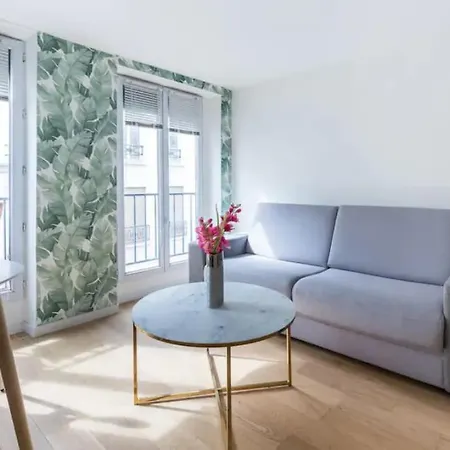 Grands Boulevards 42 : Cosy 1br-4p Paris