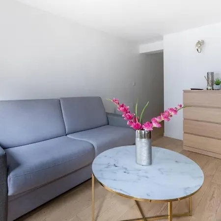 Grands Boulevards 42 : Cosy 1br-4p *